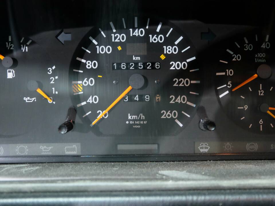 Bild 14/28 von Mercedes-Benz 500 E (1991)