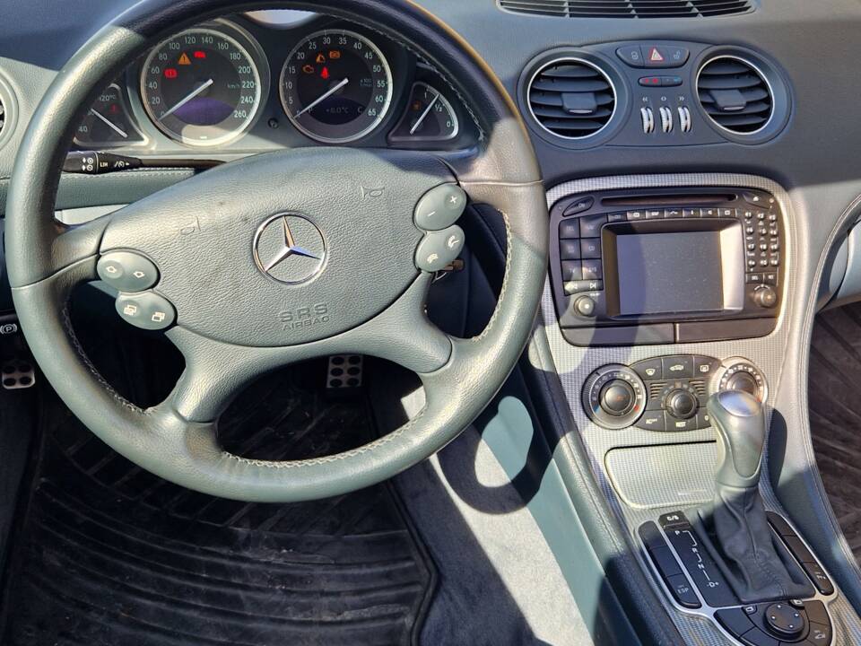 Image 19/26 de Mercedes-Benz SL 350 (2004)