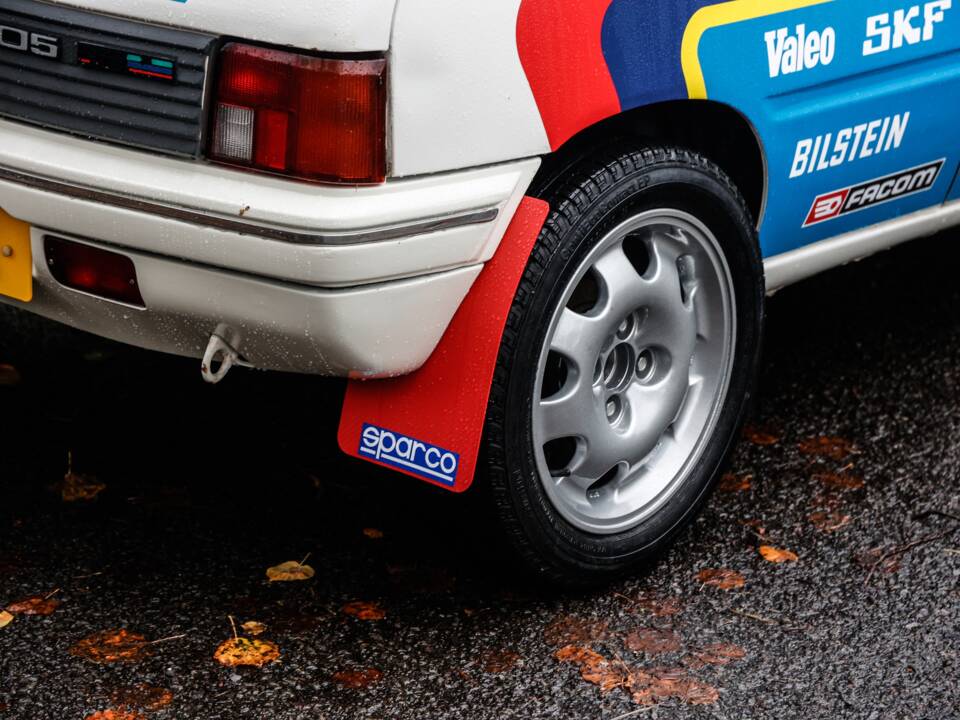 Imagen 25/44 de Peugeot 205 GTi 1.9 (1987)