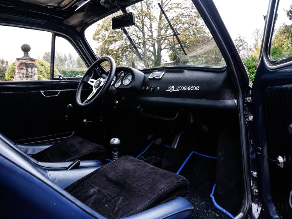 Image 22/45 of FIAT 500 L (1972)