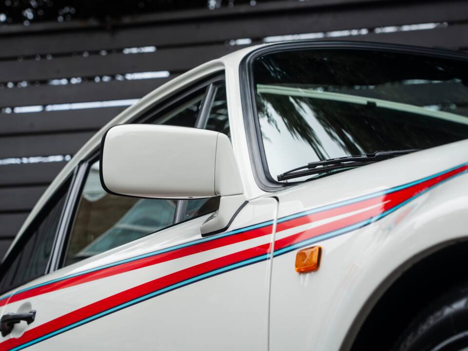 Image 42/50 of Porsche 911 Turbo LE (1989)