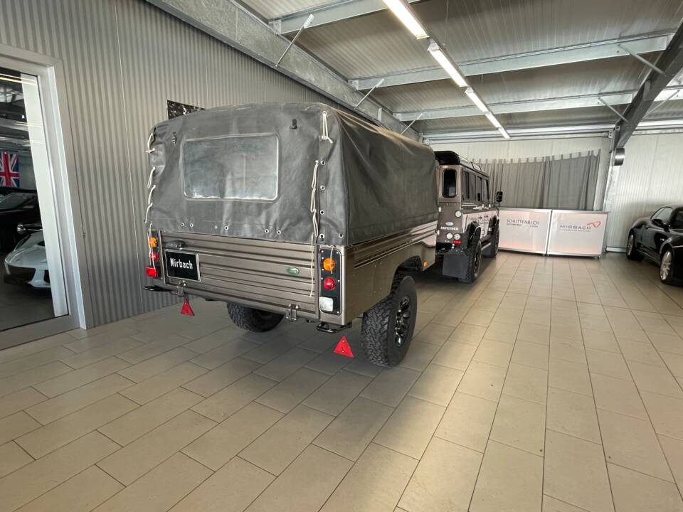 Image 18/25 of Land Rover Defender 110 (2013)