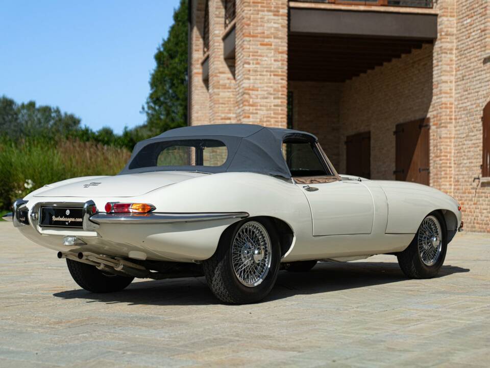 Bild 11/50 von Jaguar E-Type (1968)