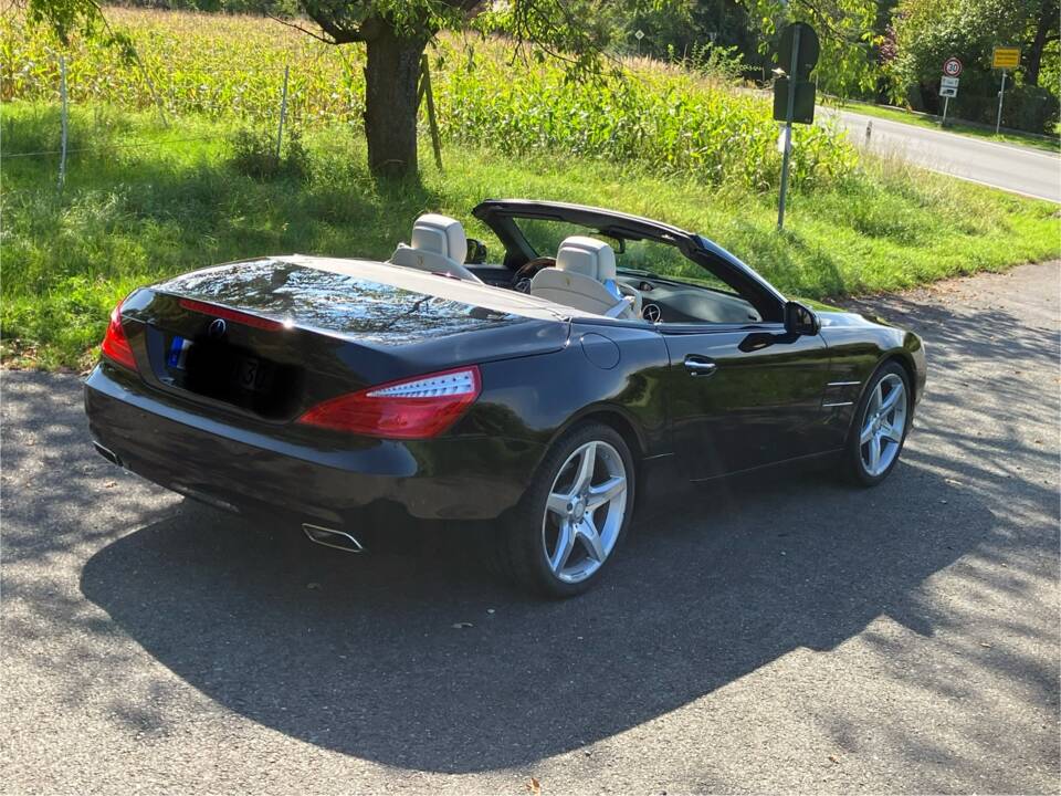 Bild 10/18 von Mercedes-Benz SL 500 (2012)