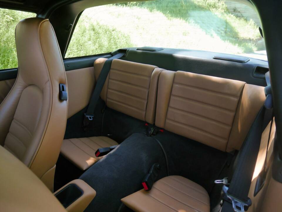 Image 37/42 of Porsche 911 Carrera 2 (1900)