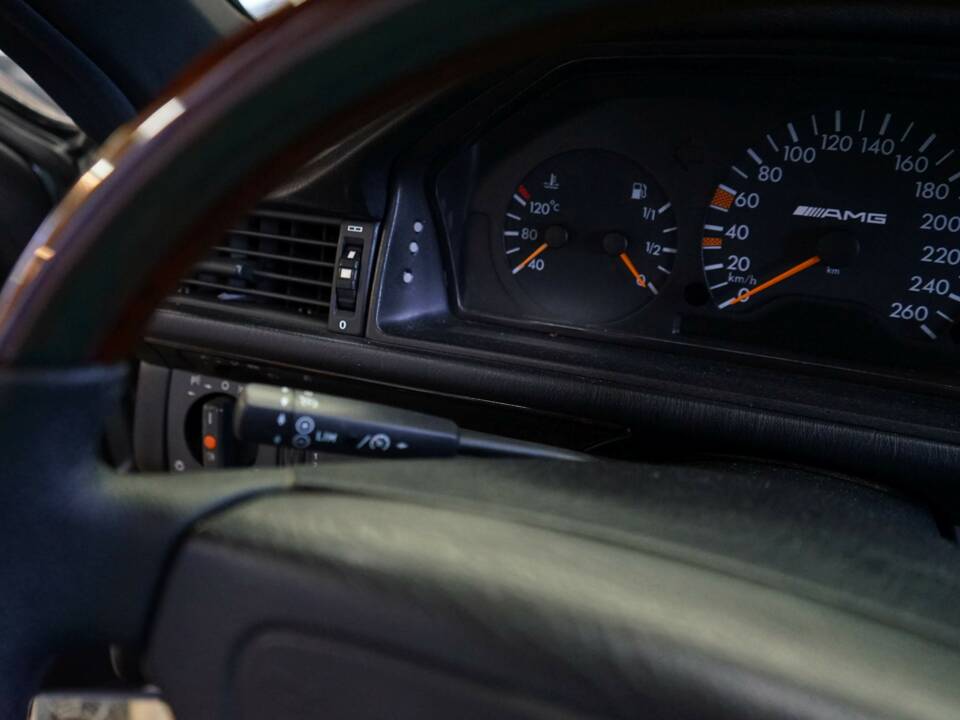 Bild 28/69 von Mercedes-Benz E 320 "Final Edition" (1997)