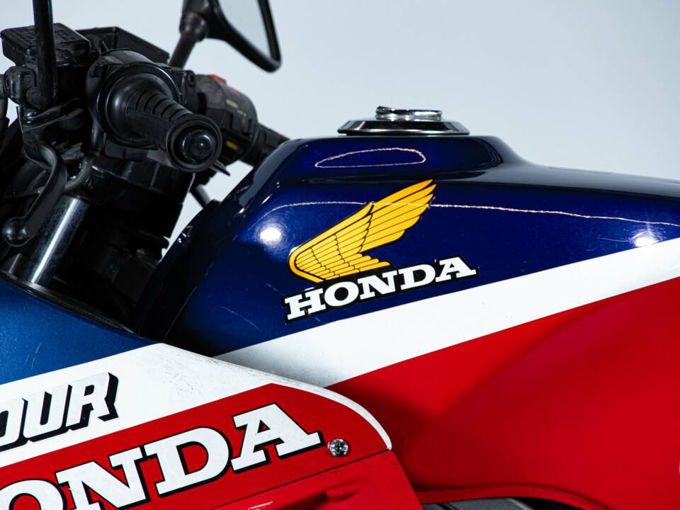 Image 21/50 of Honda DUMMY (1986)