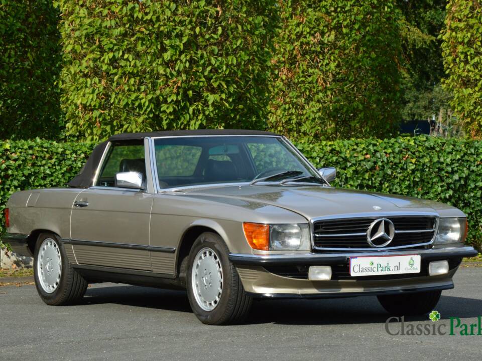 Image 22/47 de Mercedes-Benz 560 SL (1986)