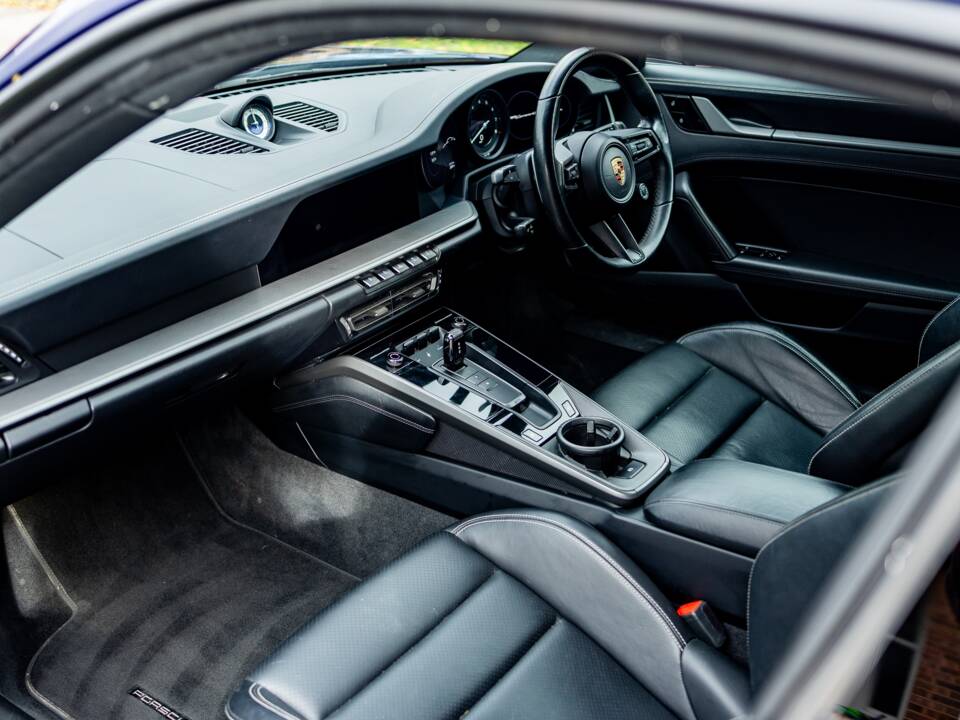 Bild 40/50 von Porsche 911 Carrera 4S (2019)