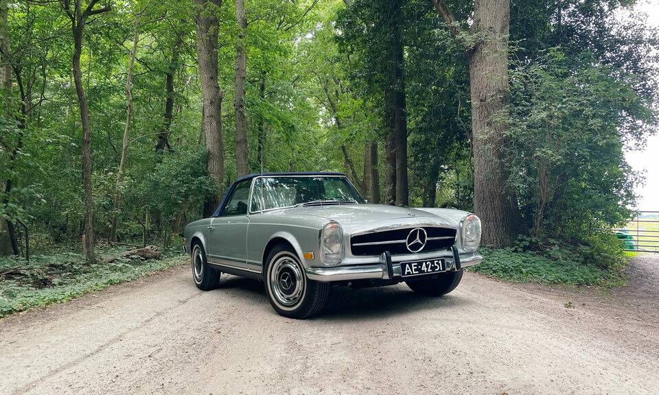 Image 4/8 of Mercedes-Benz 280 SL (1970)