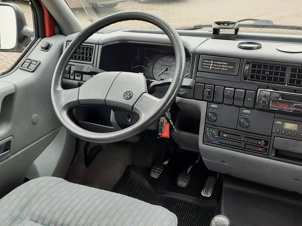 Bild 13/24 von Volkswagen T4 California 2.4 D (1994)