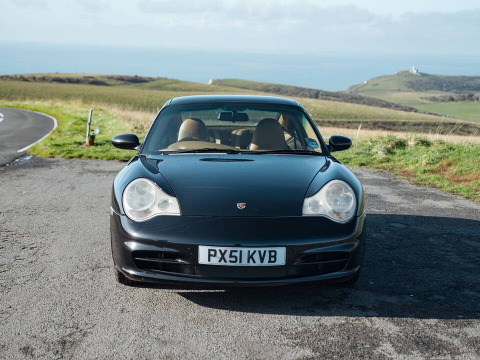 Image 6/50 of Porsche 911 Carrera 4 (2001)