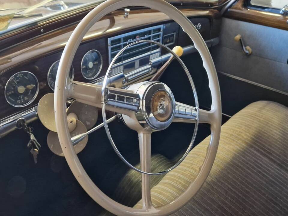 Image 2/8 of Plymouth Special Suburban (1950)