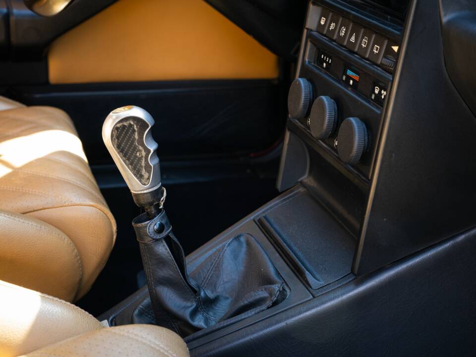 Image 20/63 of Lancia Delta HF Integrale Evoluzione II (1994)