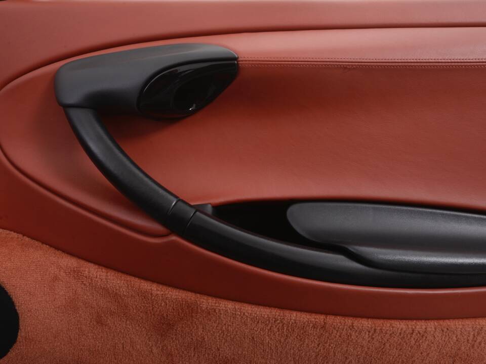 Image 24/30 of Porsche Boxster (1999)