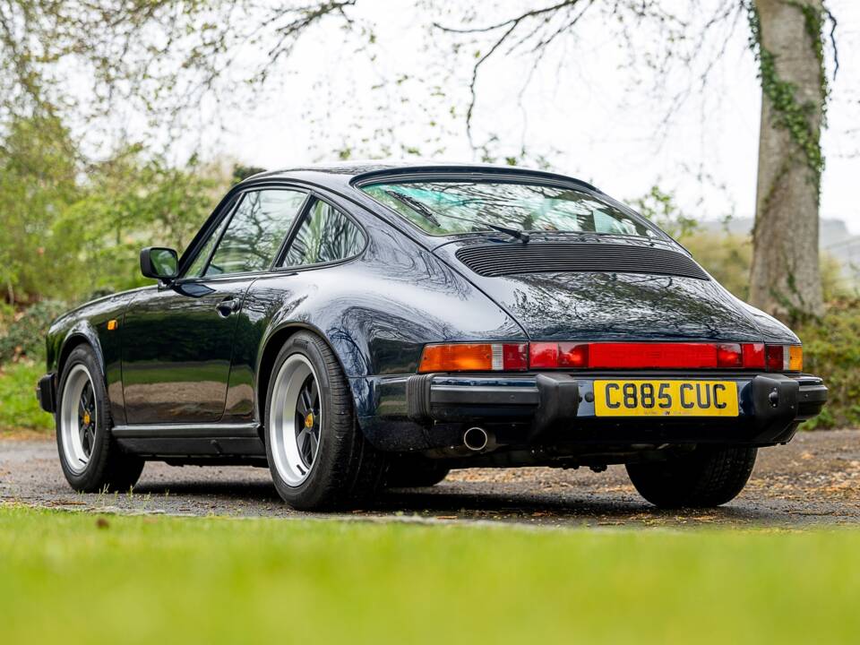 Image 3/50 of Porsche 911 Carrera 3.2 (1985)