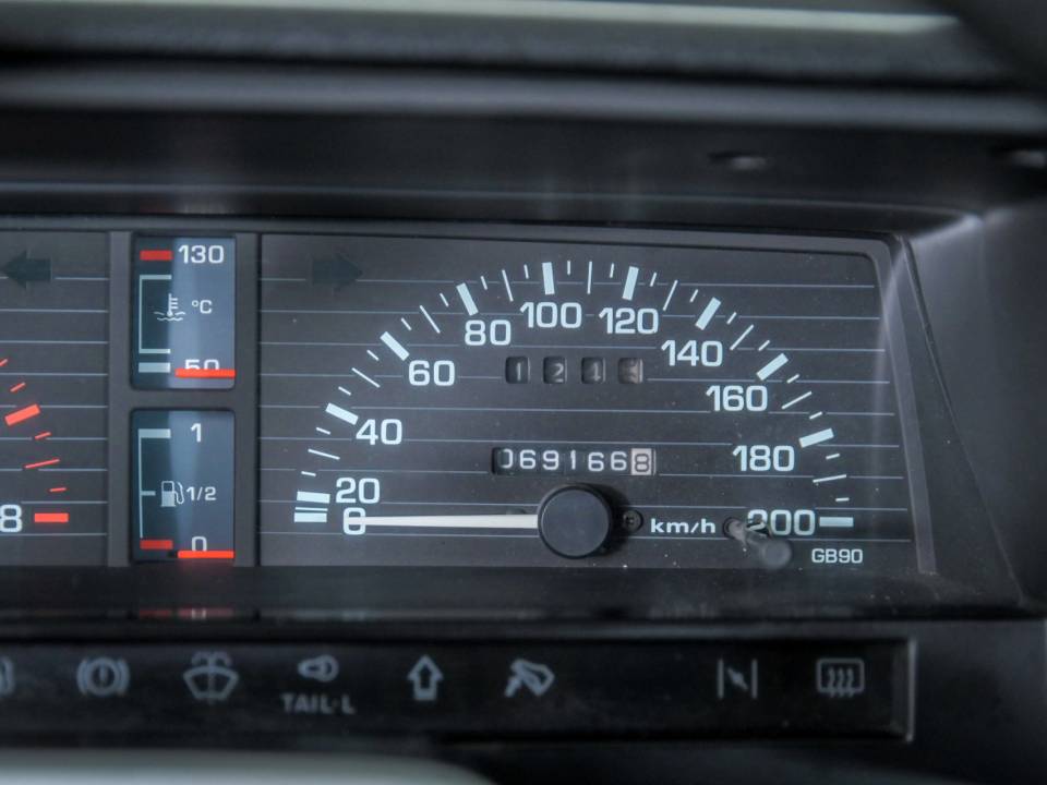 Image 23/50 de Mazda 626 1.6 LX (1983)