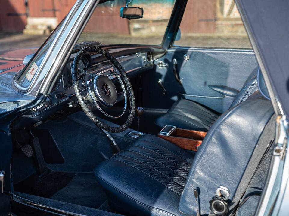Bild 23/69 von Mercedes-Benz 230 SL (1967)