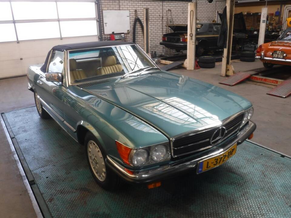 Image 35/50 de Mercedes-Benz 380 SL (1981)