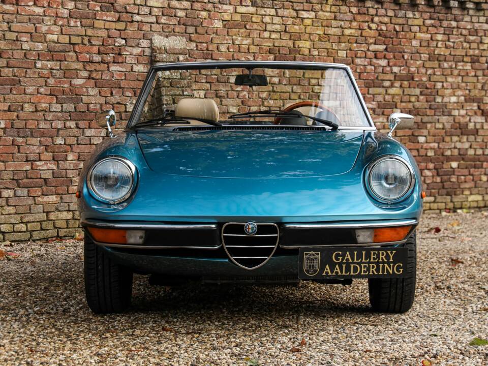 Image 5/50 of Alfa Romeo 2000 Spider Veloce (1981)