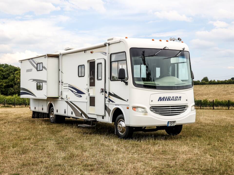 Immagine 1/28 di Coachmen Mirada 350 DS (2008)