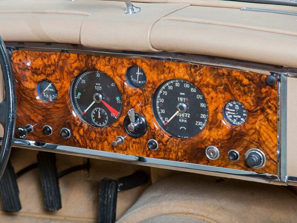Imagen 18/20 de Jaguar XK 150 DHC (1959)
