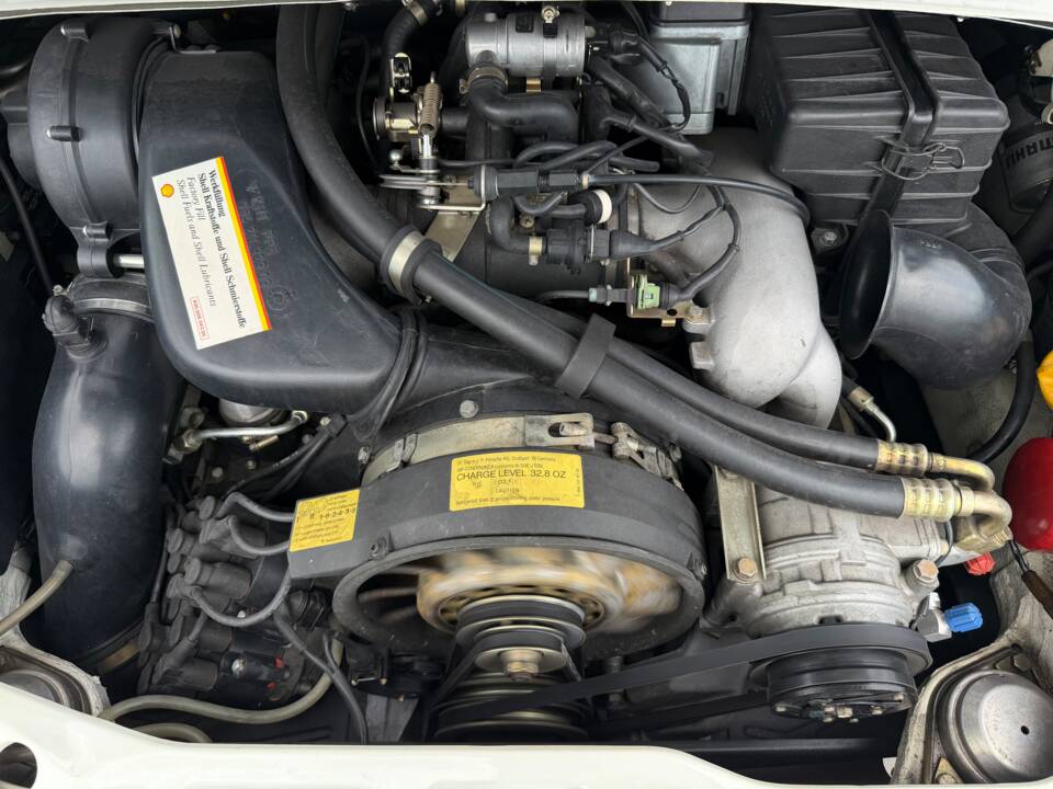 Image 59/62 of Porsche 911 Carrera 2 (1990)