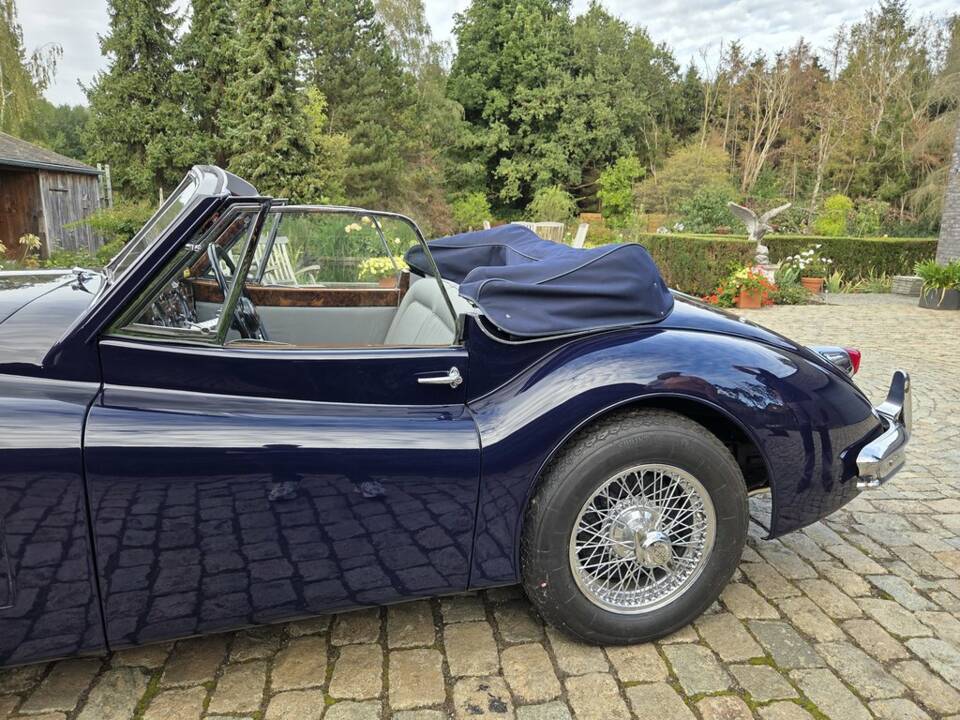 Immagine 8/8 di Jaguar XK 140 DHC (1957)