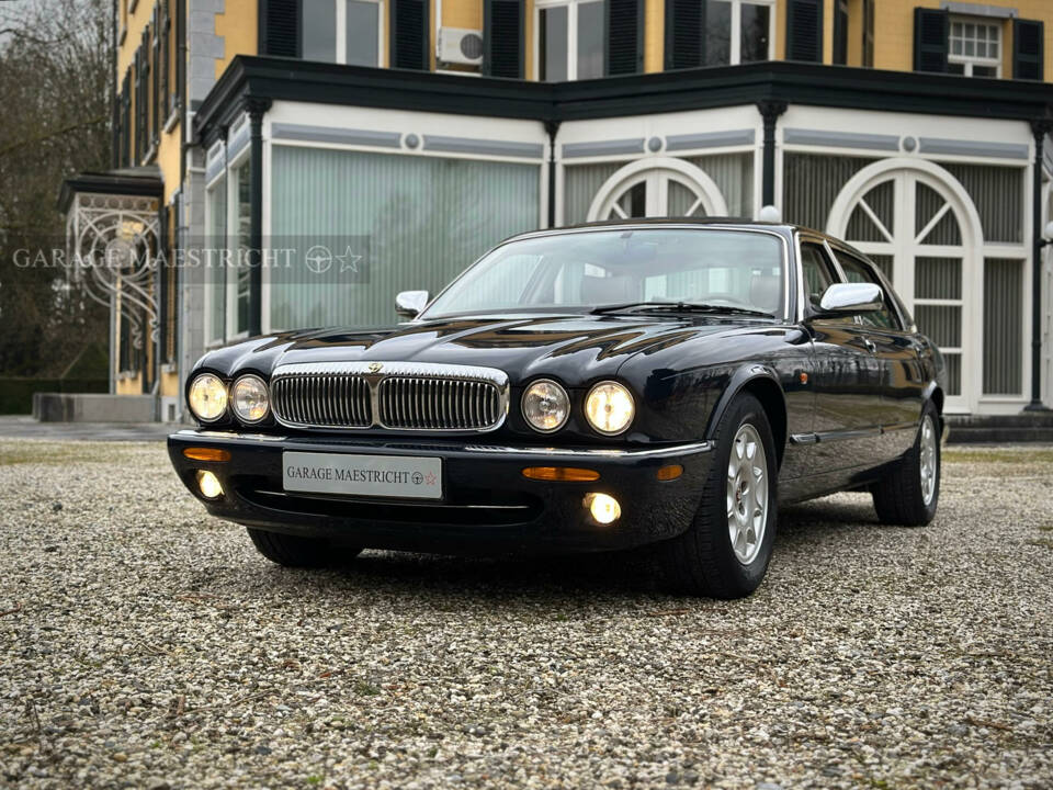 Image 83/96 de Daimler Super V8 (1997)