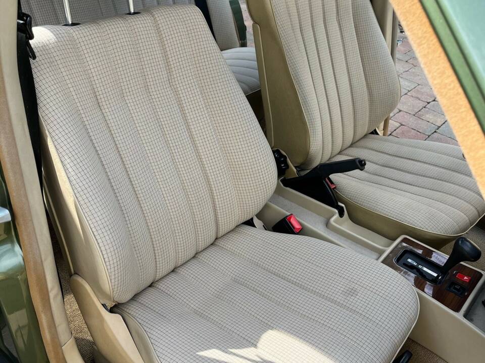 Image 11/18 of Mercedes-Benz 190 D 2.5 (1986)