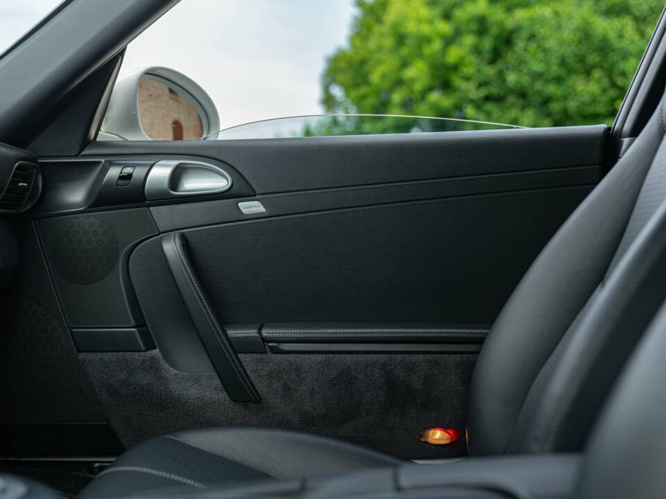 Image 31/50 of Porsche 911 Carrera (2009)