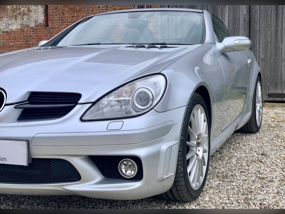 Image 3/12 de Mercedes-Benz SLK 55 AMG (2005)