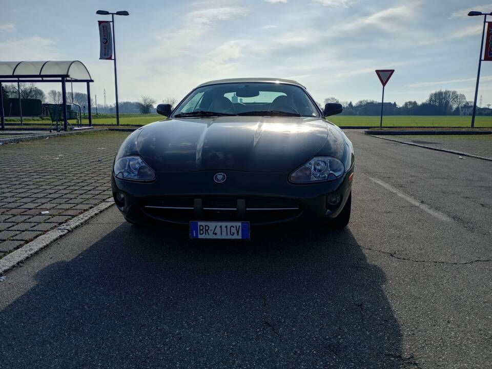 Immagine 6/39 di Jaguar XK8 4.0 (1998)