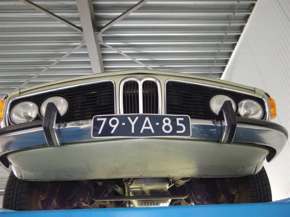 Image 88/95 de BMW 2500 (1977)