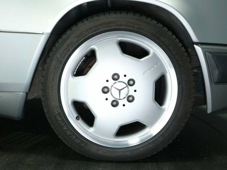 Bild 48/50 von Mercedes-Benz 300 E-24 (1992)