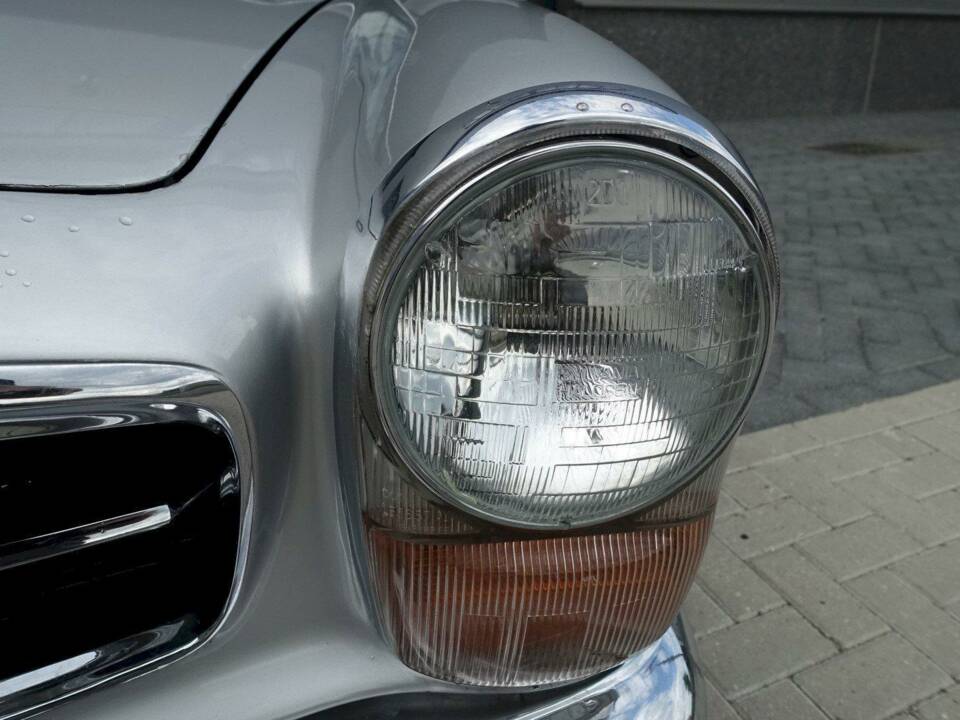 Image 19/36 of Mercedes-Benz 280 SL (1970)