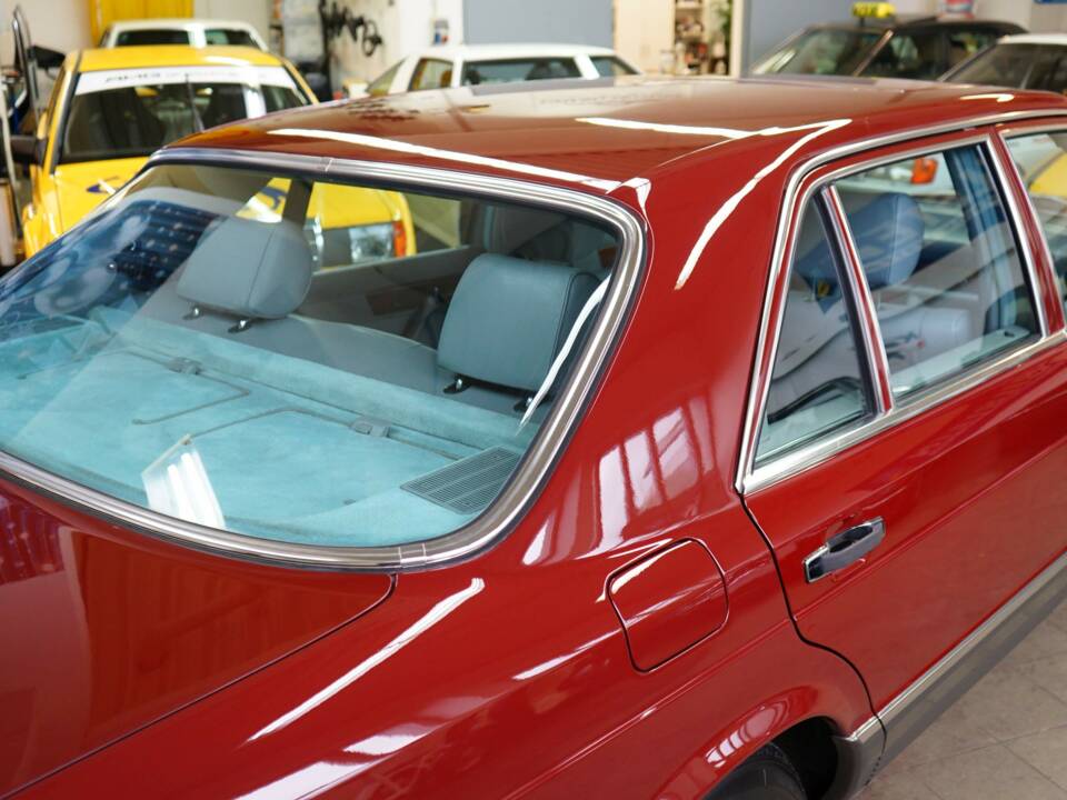 Immagine 17/42 di Mercedes-Benz 500 SEL (1982)