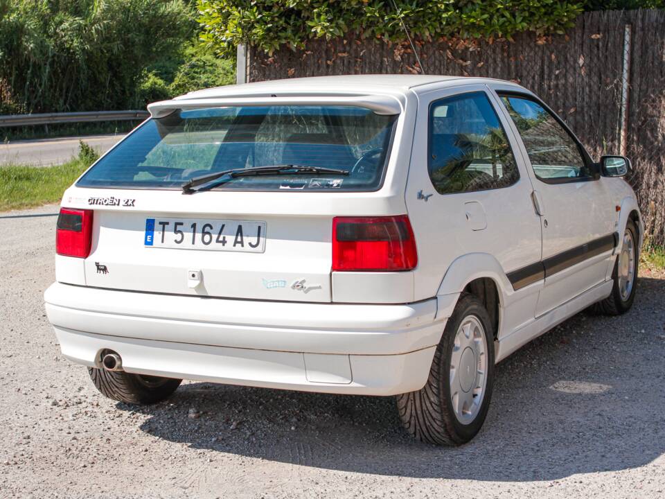 Bild 50/52 von Citroën ZX 2.0i 16v (1993)