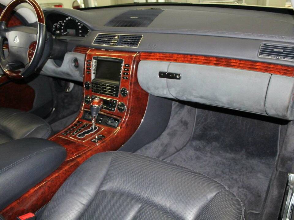 Image 17/20 of Maybach 57 (2004)