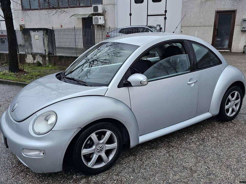 Bild 5/22 von Volkswagen New Beetle 1.9 TDI (2003)