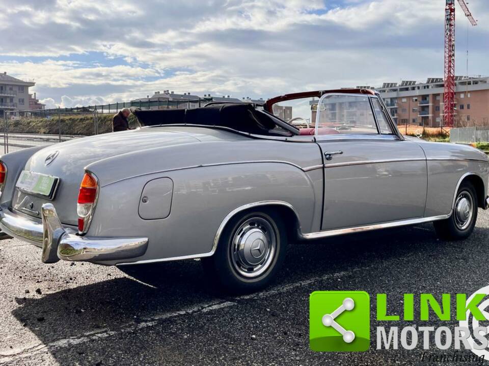 Image 7/10 of Mercedes-Benz 220 SE Cabriolet (1960)