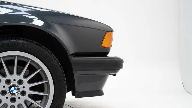 Bild 12/15 von BMW 730i (1988)