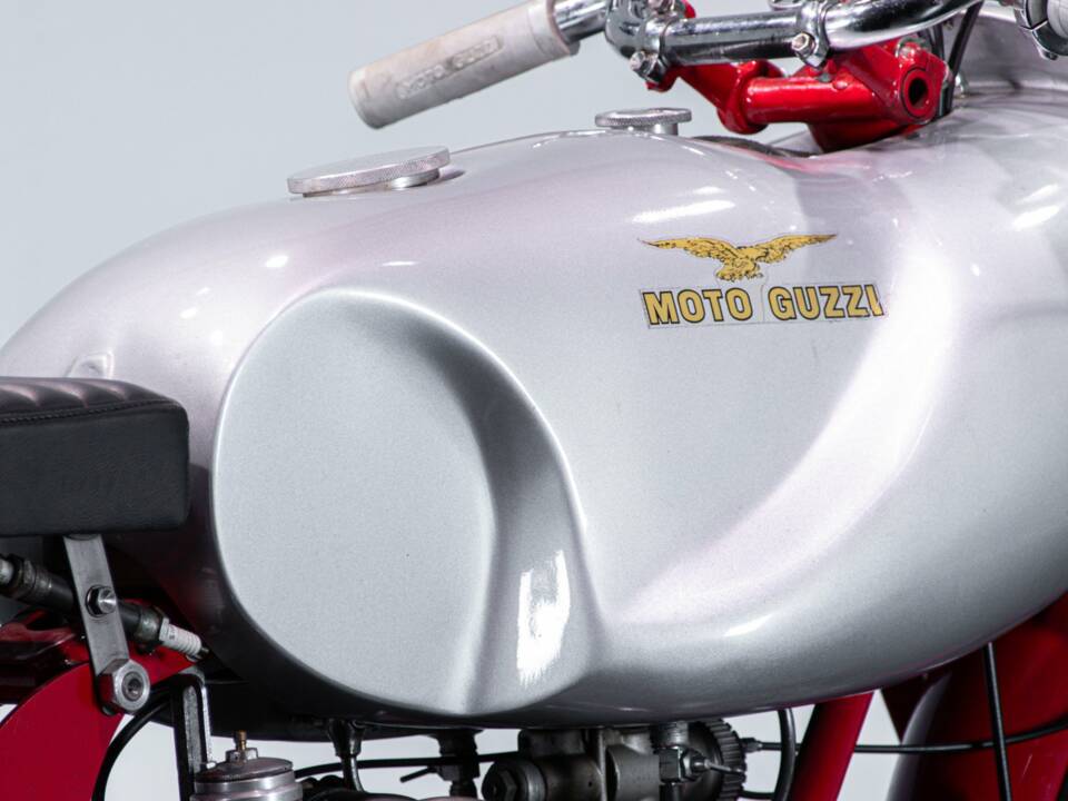 Image 27/50 of Moto Guzzi DUMMY (1948)