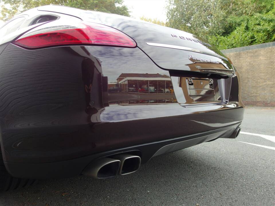 Bild 12/98 von Porsche Panamera Turbo (2009)