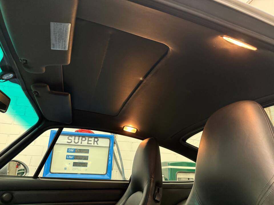 Afbeelding 11/18 van Porsche 911 Carrera 4 (1996)