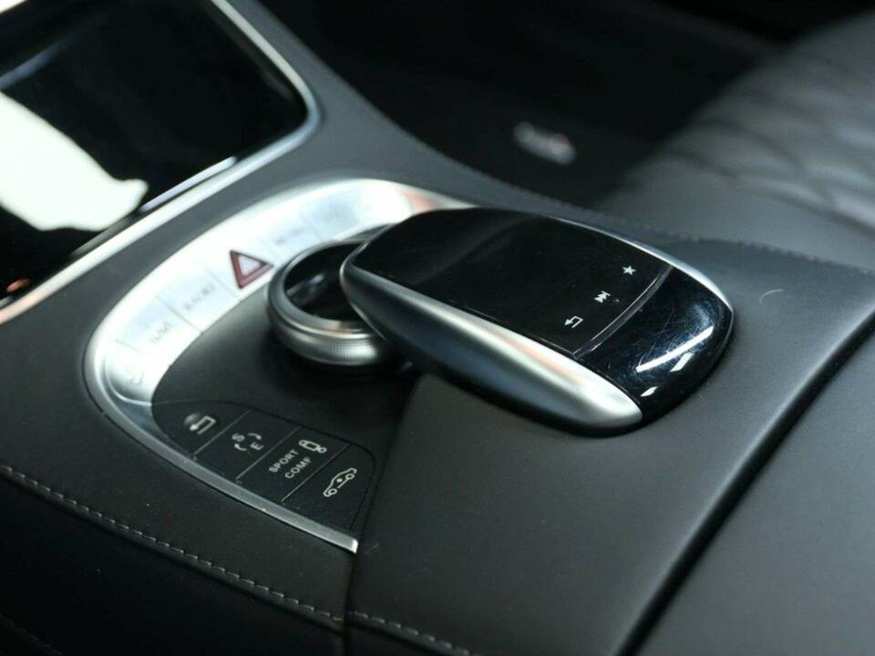 Immagine 18/30 di Mercedes-Benz SL 500 (2017)