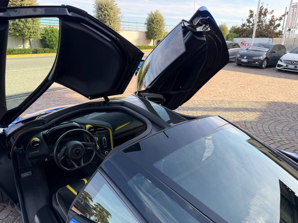 Immagine 21/30 di McLaren 720S (2021)