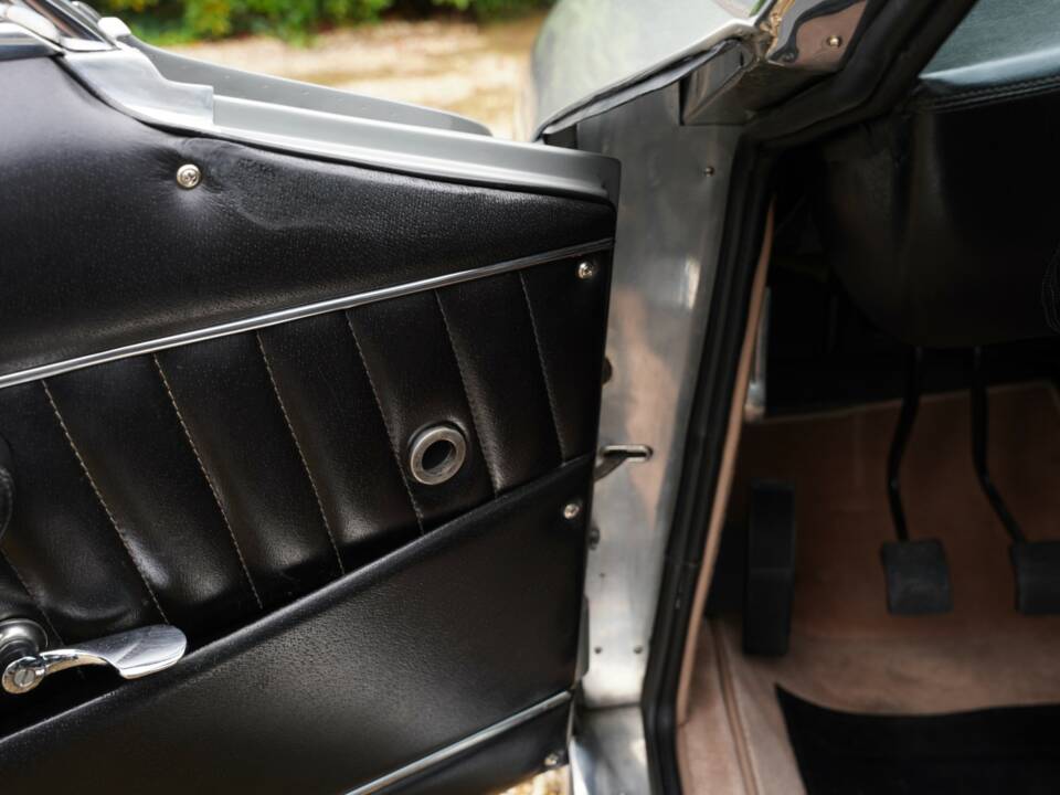Bild 36/50 von Lamborghini Islero 400 GT (2+2) (1969)