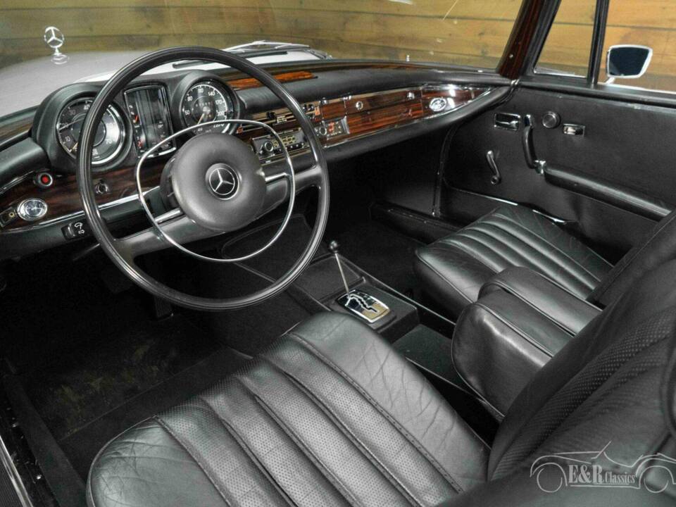 Imagen 2/19 de Mercedes-Benz 280 SE (1969)