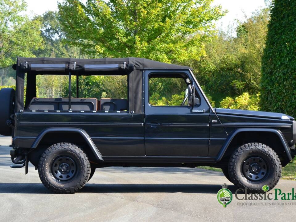 Immagine 6/49 di Mercedes-Benz 230 GE (lang) (1991)